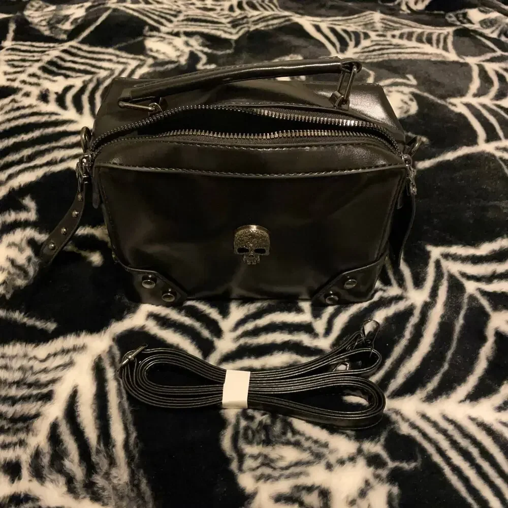 Edgy Goth Stud Chic Punk Skull Crossbody Hand & Shoulder Bag Purse